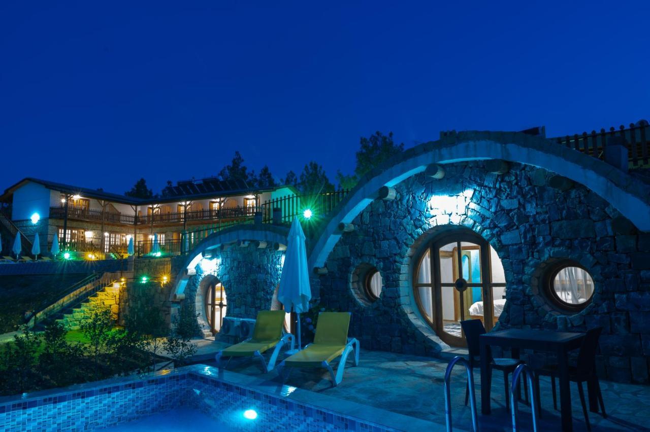 Maison Hill Hobbit & Boutique Готель